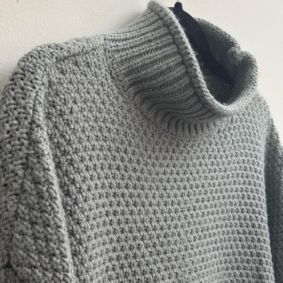 Gray Roll Mock Neck Heavy Knit Classic Minimalist Pullover Sweater Womens Size M - Picture 4 of 8